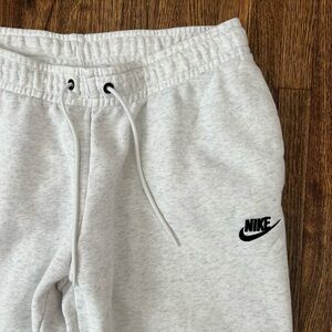 Nike Women’s Sweatpants — Heather Gray, Medium
